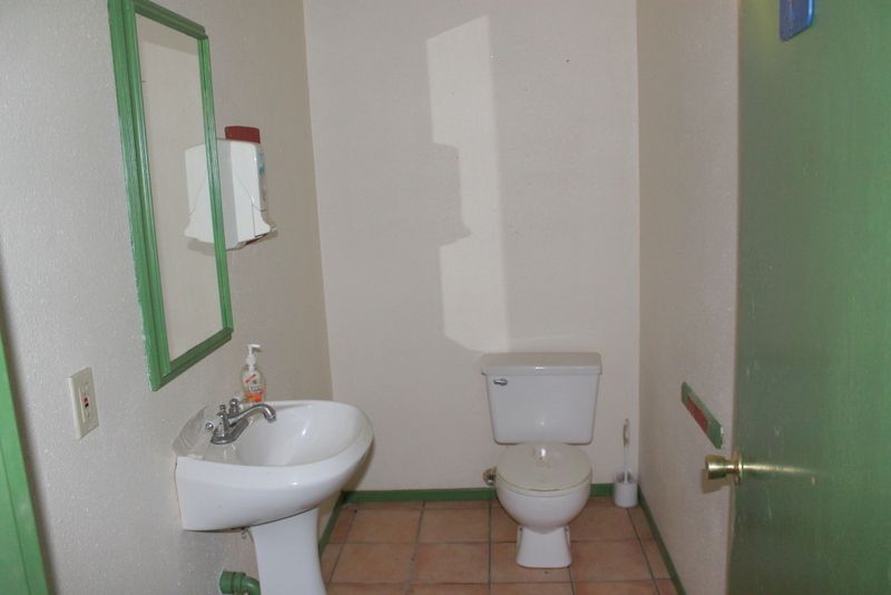 Union Building: 102 N Union St, Mountain Grove, MO 65711